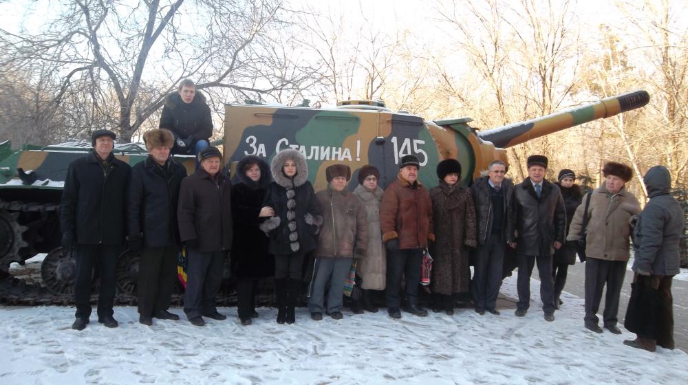 Оренбург. Коммунисты возложили цветы к бюсту И.В. Сталина