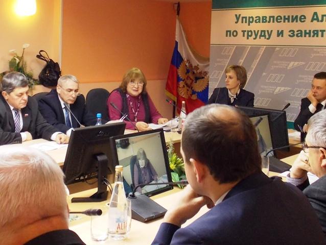Как решить проблему безработицы. Алтайские депутаты-коммунисты приняли участие в круглом столе