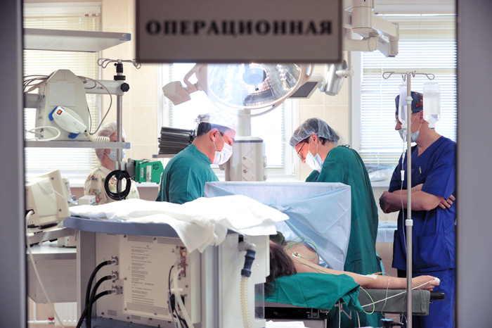 Ежегодно от ошибок врачей в России умирают около 100 тысяч человек