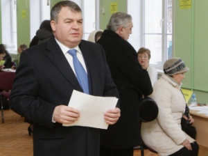На следующей неделе в СК могут возбудить уголовное дело в отношении Сердюкова