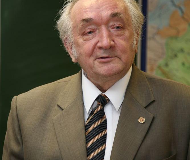 Умер известный историк комсомола В.К. Криворученко