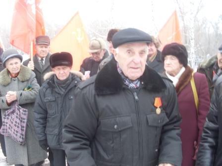 Саратовские коммунисты почтили память героев Сталинграда