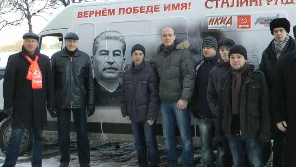 В городе трех революций курсирует «Автобус Победы»