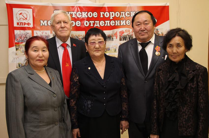 Коммунисты Якутии почтили память красноармейцев, погибших в сражении при Сасыл Сасыы