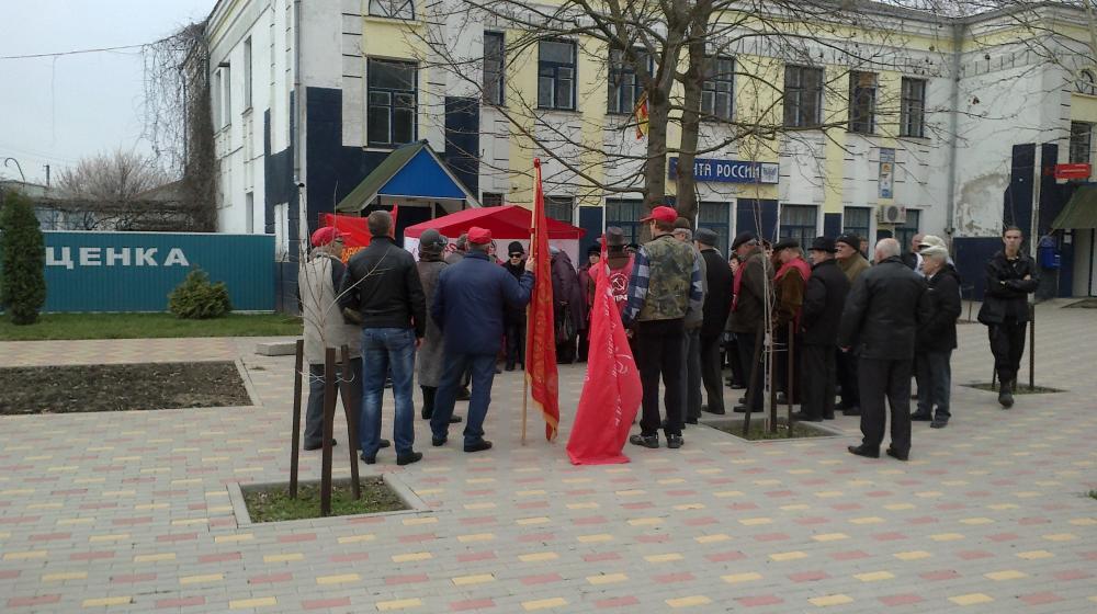 Краснодарский край. Жители Гулькевичей потребовали вернуть государству энергоснабжающие предприятия