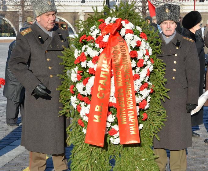 Г.А. Зюганов: «Учиться у Ленина и Сталина!» Коммунисты возложили цветы к могиле Генералиссимуса Победы