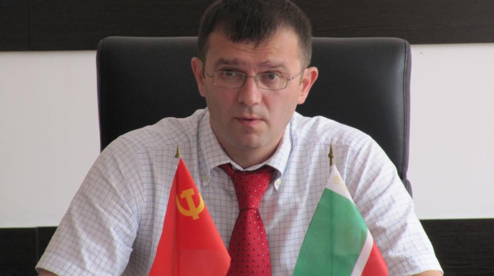 Лидер коммунистов Чечни Магамед Ахматов считает, что первым Героем Труда должен стать Жорес Алфёров