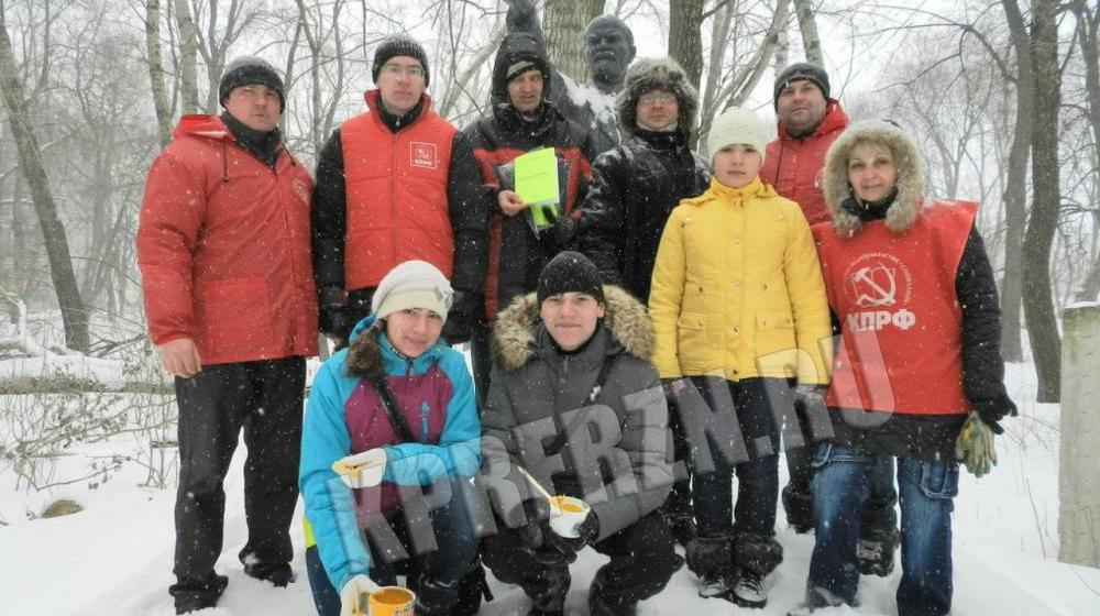 Рязанские коммунисты вместе с эко-активистами помогли защитить от вырубки дубовую рощу