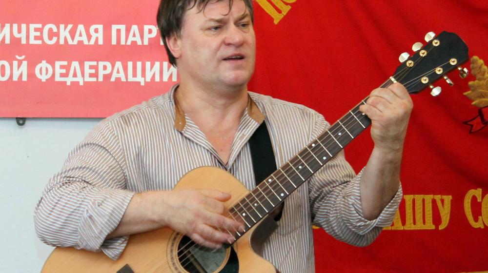 Александр Цуркан дал концерт псковским коммунистам