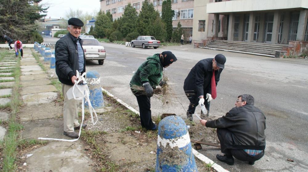 В День космонавтики коммунисты Черкесска вышли на субботник