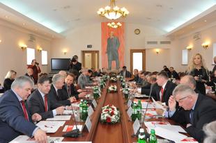 В Киеве открылось торжественное заседание Исполкома Совета СКП-КПСС, посвященное 20-летию образования СКП-КПСС