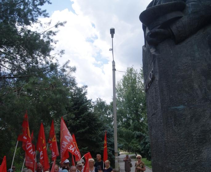 22 июня сталинградские коммунисты вместе с гостями из Воронежа почтили память павших в Великой Отечественной войне