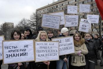 Учитель истории Илья Кучанов: «Для сдачи ЕГЭ достаточно усвоить одну дисциплину – умение списывать»