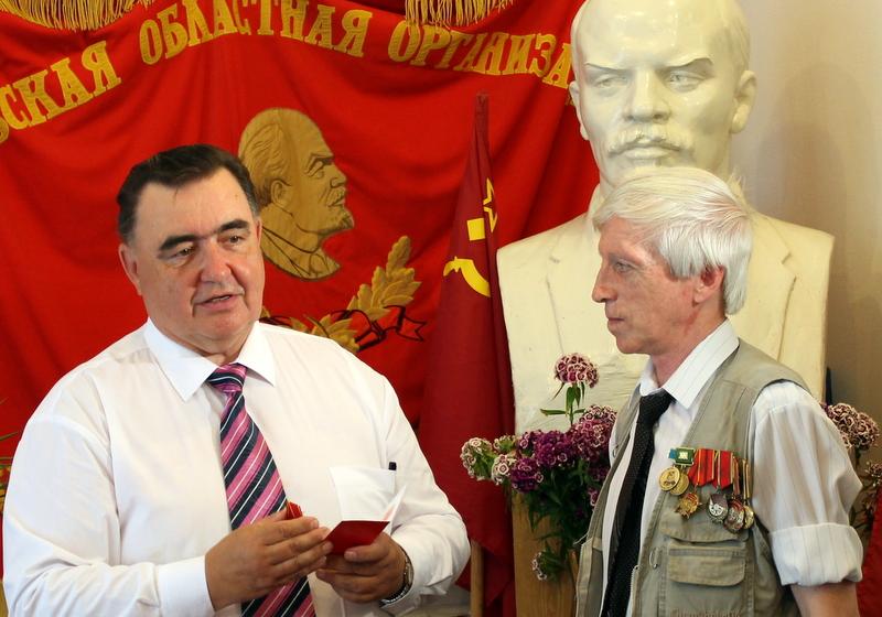 «Достигнуты первые победы в национально-освободительной борьбе». Член Президиума ЦК КПРФ В.С. Никитин выступил на пленуме Псковского обкома партии