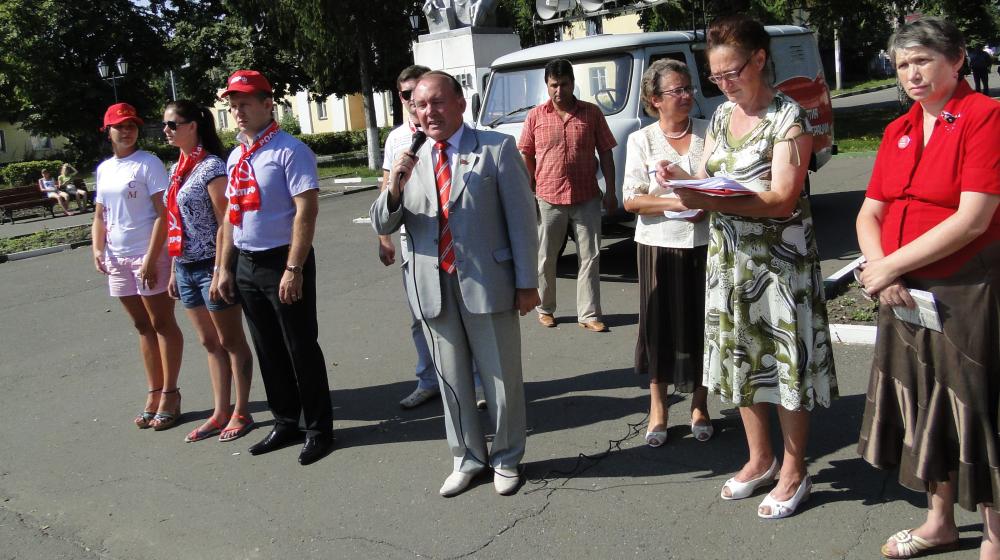 Курская область, г.Щигры. Памятник восстановить, мэра города – в отставку!