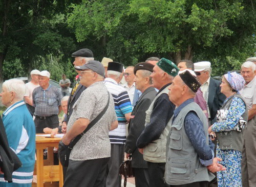 Татарстан. Коммунисты Альметьевского местного отделения КПРФ и их сторонники поддержали вотум недоверия правительству Медведева