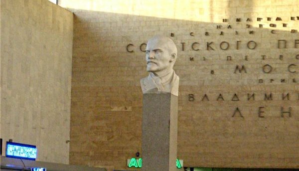 Валерий Рашкин о сносе памятника Ленину на Ленинградском вокзале в Москве: Время всё расставит по своим местам