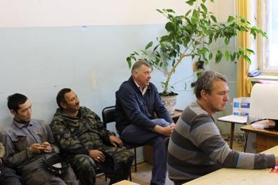 Магаданская область. А.В. Корниенко и С.П. Иваницкий встретились с рабочими авиационного завода