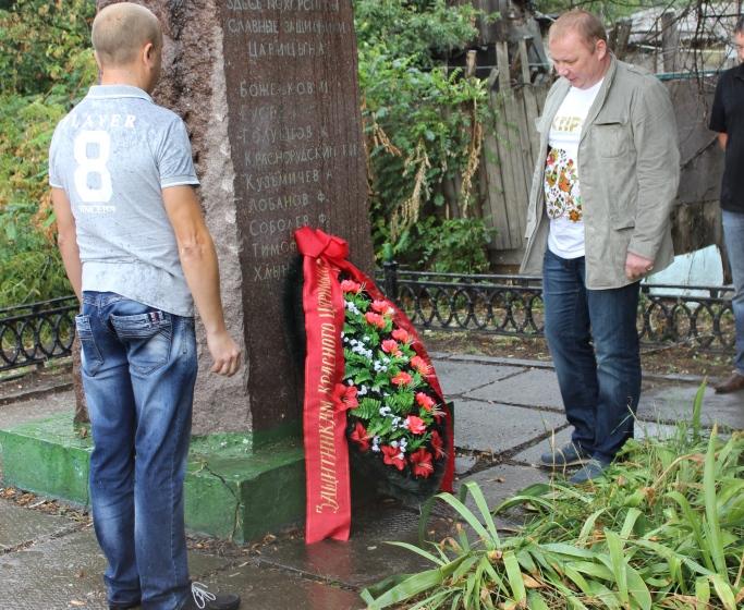 Сталинградские коммунисты возродили памятник защитникам Царицына