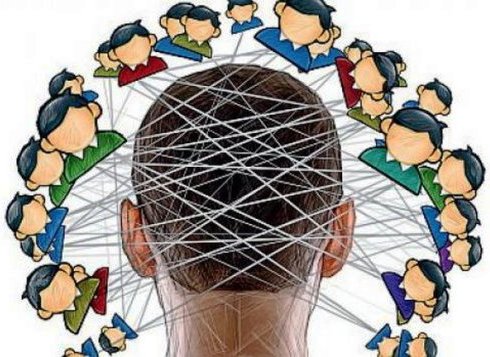 По мнению психиатров, человеку необходимо лечение, если он проводит ежедневно более шести часов непрерывно в Интернете без какой-либо служебной надобности