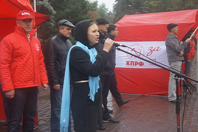 В Ростове прошел митинг, посвященный памяти защитников Дома Советов