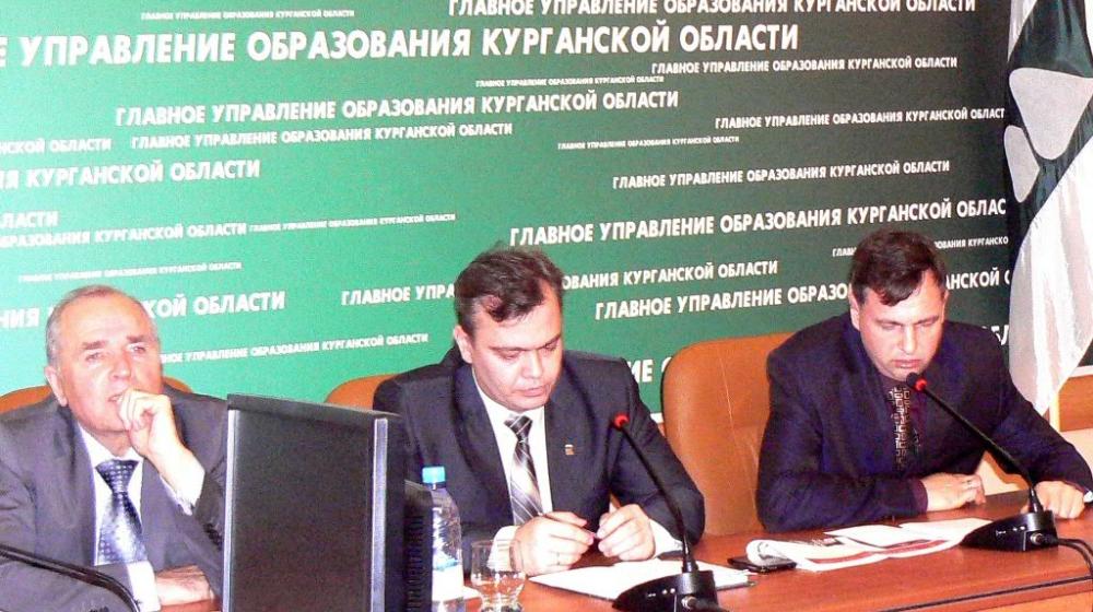 Курган. Коммунисты приняли участие в заседании областного родительского комитета