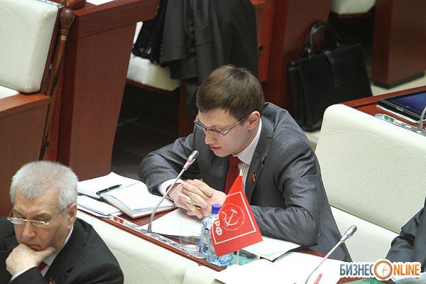 Татарстан: Депутат-коммунист А.В.Прокофьев предложил "привязать" министерские зарплаты к доходам населения