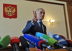 С.П.Обухов - "Комерсант FM" о возможной отставке Г.Онищенко: Для нас нет разницы, будет ли Холодец, Голодец или Онищенко во главе Роспотребнадзора. Очевидно, что в правительстве много центров принятия решений
