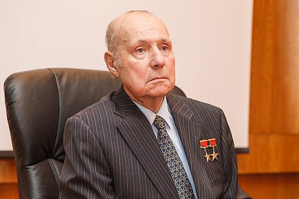 Г.А. Зюганов поздравил с Днем рождения выдающегося авиаконструктора Г.В. Новожилова
