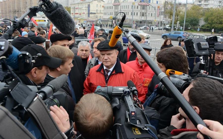"Эхо Москвы". Г.А.Зюганов на митинге памяти павших 20 лет назад защитников Дома Советов: "Нам как никогда требуется единство русских"