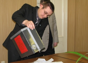 Депутат от "ЕР", недавний председатель исполкома воркутинского отделения партии «Единая Россия» подозревается в присвоении 86,6 миллиона рублей