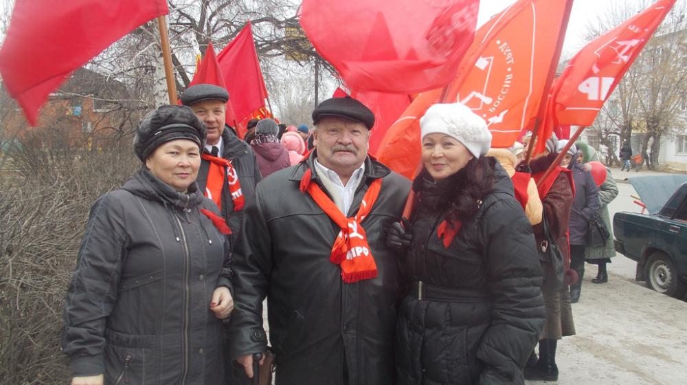 Тобольские коммунисты 7 ноября провели митинг у Вечного огня