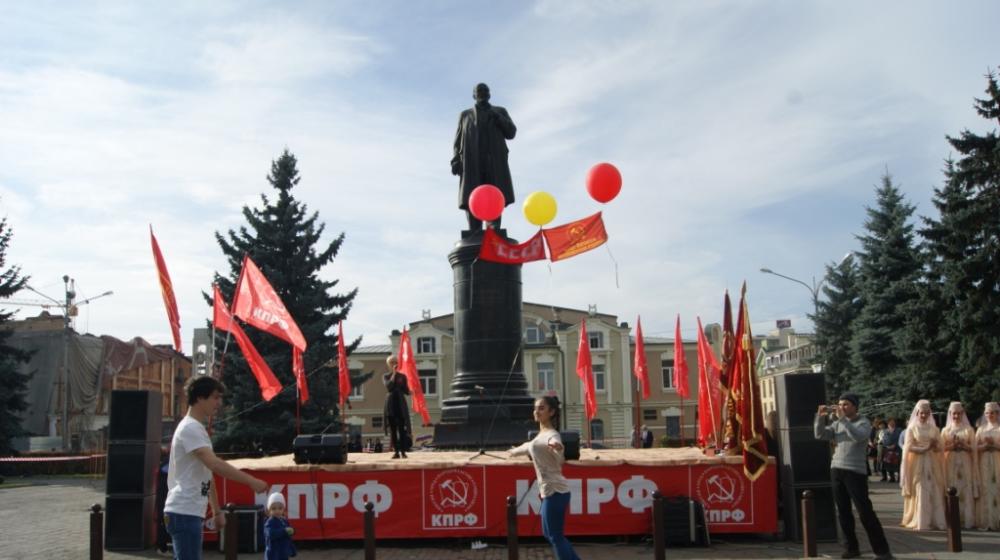 Праздник, который всегда с нами. Празднование годовщины Октября в Северной Осетии