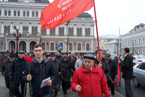 Долой министров-капиталистов! Коммунисты Татарстана провели митинг в честь годовщины Великого Октября