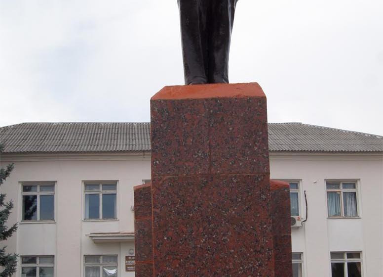 Красный Октябрь в наших сердцах. Праздник 7 ноября был отмечен в районах Воронежской области собраниями, митингами и пикетами