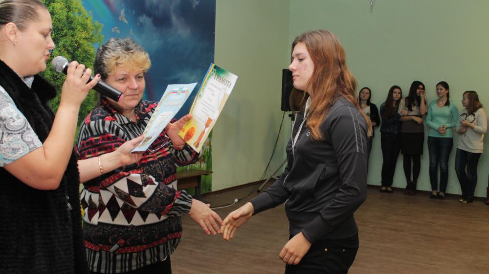 Псковские коммунисты наградили победителей конкурса в честь 95-й годовщины ЛКСМ РФ