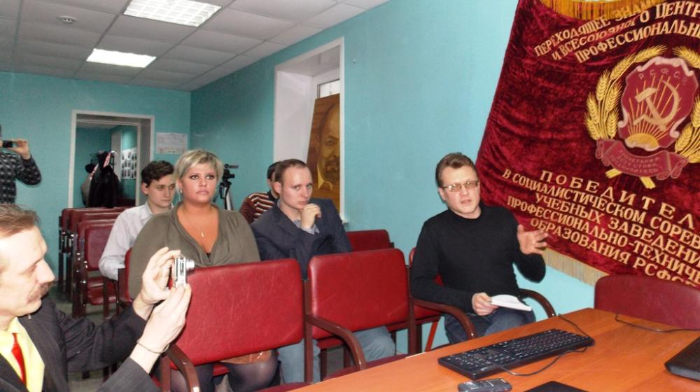 Алтайские коммунисты провели круглый стол о роли личности И.В. Сталина в истории