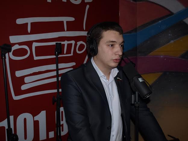 Национальная политика, ситуация на Украине, дела и планы коммунистов: в эфире «Милицейской волны» выступил самый молодой депутат Тульской городской Думы М.С.Фёдоров