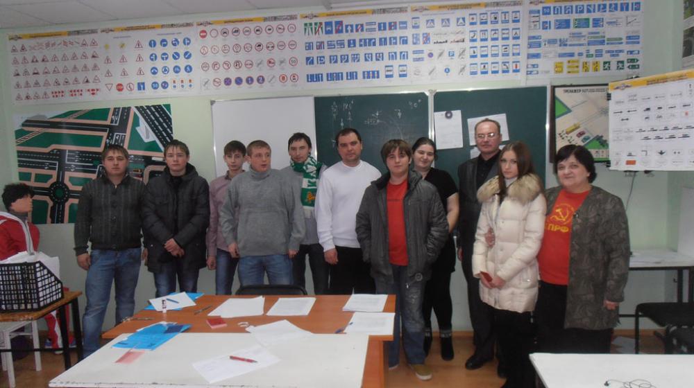 Тюменская область. Комсомольская делегация совершает поездки по области