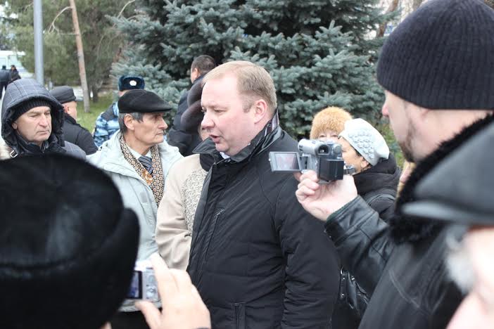 Волгоград. Коммунистов задержали во время пикета против антинародного бюджета области 