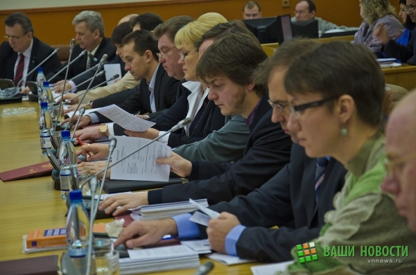 Новгородские депутаты фракции КПРФ помогли отстоять интересы льготников