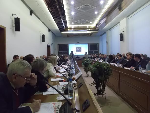 Снести нельзя оставить. Московские коммунисты провели встречу с москвичами по гаражным проблемам