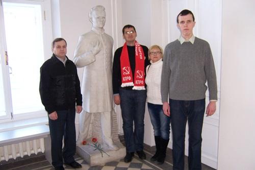 Казанские коммунисты почтили память В.И. Ленина