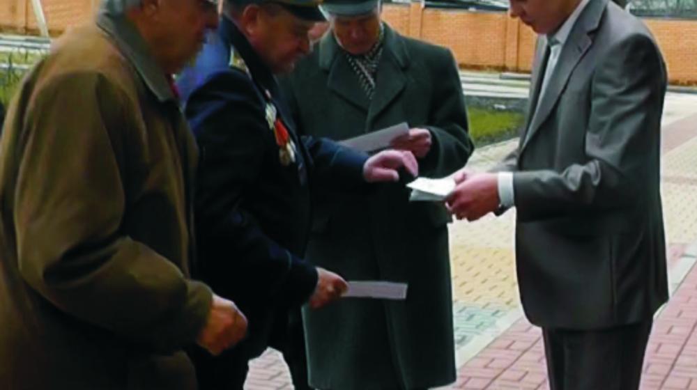 Белгородские коммунисты провели серию акций, посвященных 96-й годовщине создания Рабоче-Крестьянской Красной Армии и Военно-Морского Флота
