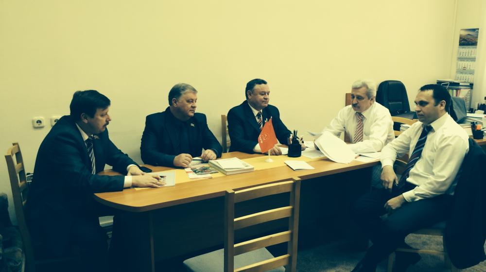Краснодарский край после Олимпиады. Бюджету-2014 грозит сокращение социальных расходов. Депутаты фракции КПРФ краевого парламента изучают сложившуюся ситуацию