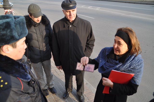 Ленинградские комсомольцы передали требования по разрешению ситуации на Украине полпреду Президента РФ