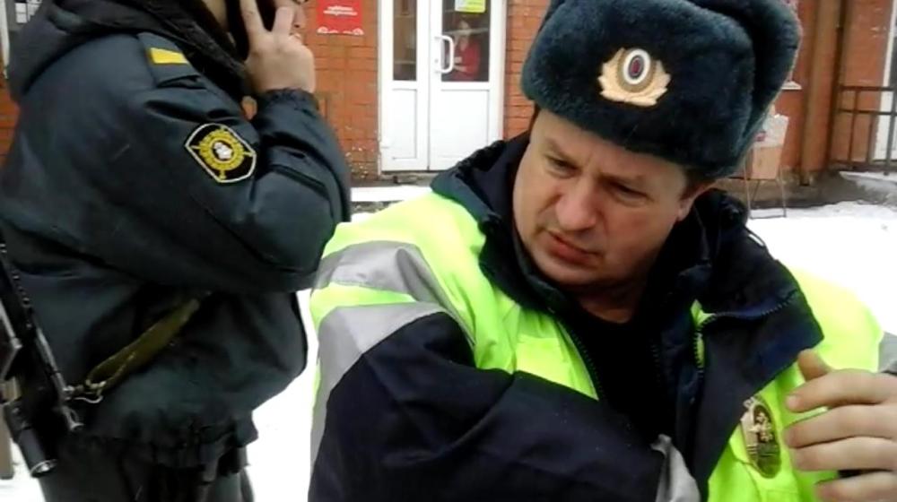 Полицейский произвол в отношении коммунистов в день приезда Путина в Череповец