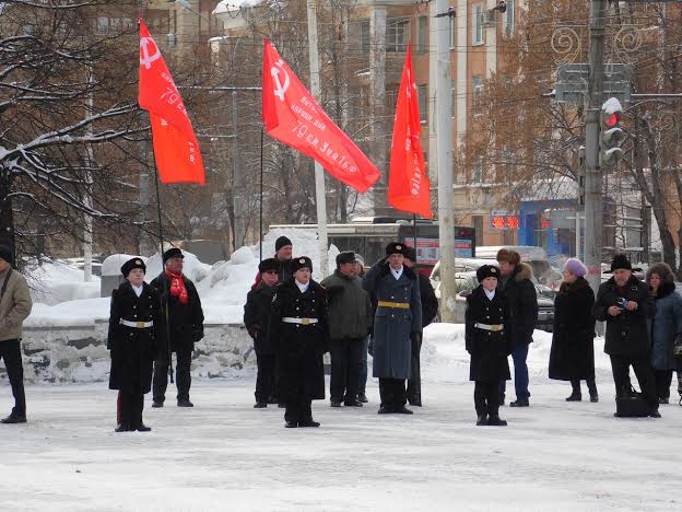 Делегация Пермского краевого отделения КПРФ приняла участие в торжественной церемонии возложения венков и цветов, посвященной Дню защитника Отечества