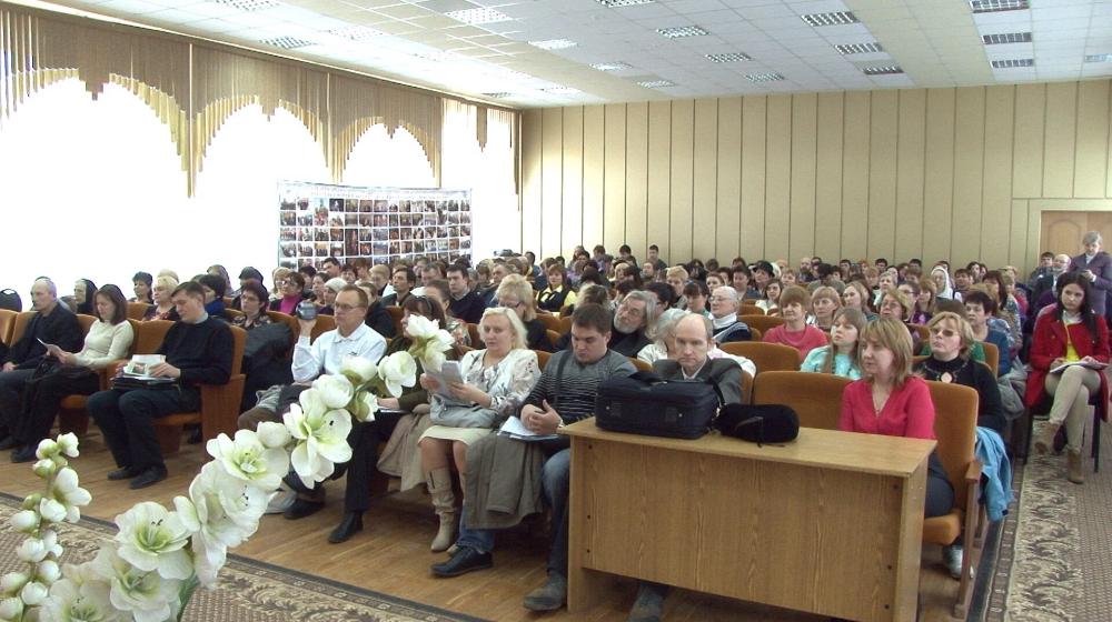 Тула. Депутат-коммунист городской думы Злата Пленникова провела общественные слушания по актуальным проблемам защиты материнства и детства