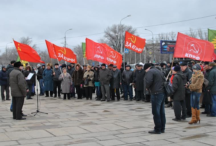 Сталинградские коммунисты автопробегом поддержали жителей Крыма